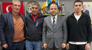 Milletvekili Kaan Koç, Ardahanlı Misafirlerini Meclis’te Ağırladı