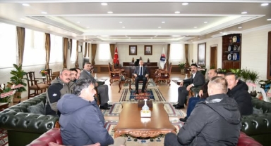 Vali Mehmet Fatih Çiçekli Makamında Ziyaretçilerini Kabul Etti