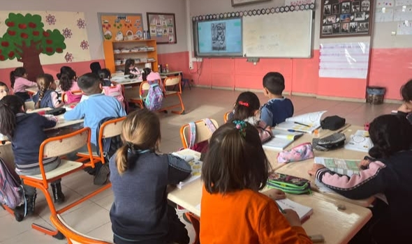 Yeşilay Ardahan Şubesi Bağımlılıkla Mücadele Eğitimlerini Bayramoğlu Köyü’ne Taşıdı