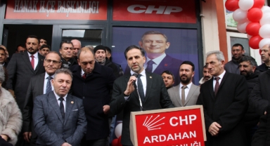 CHP Hanak İlçe Başkanlığı Hizmet Binası Törenle Açıldı