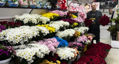 Kırmızı Güller ve Özel Buketler Çiftleri Bekliyor