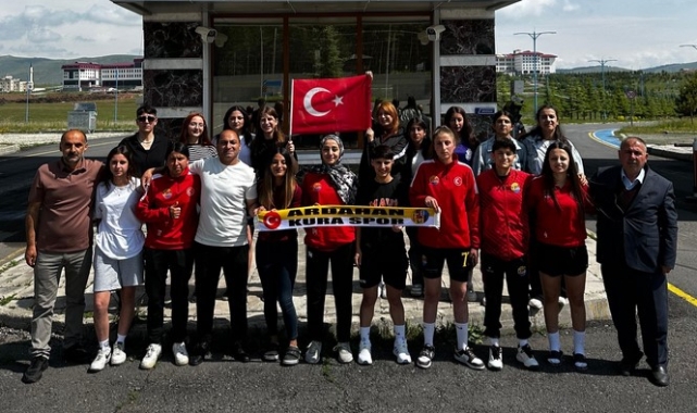 Kura Kadın Futbol Takımı Deplasmana Valilik Desteğiyle Yola Çıkıyor
