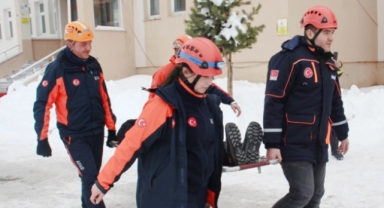 Ardahan’da Deprem Haftası’nda Tahliye Tatbikatı