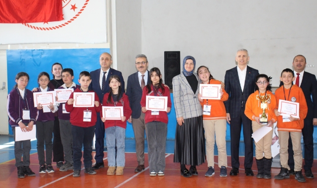 Ardahan’da Ortaokullar Arası Bilgi Yarışması İl Finali Yapıldı