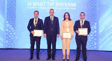 Ardahan Sağlık Heyeti 14 Mart Tıp Bayramı Programına Katıldı