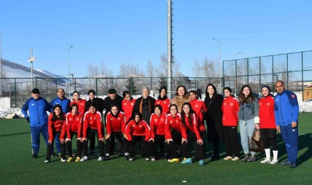 Songül Çelik, Kadın Futbolunu ayağa kaldırıyor