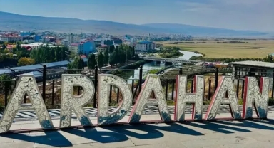 Ardahan’da İşsizlik Düştü, Faruk Demir Şova Kalktı