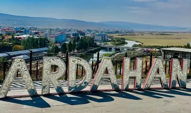 Ardahan’da İşsizlik Düştü, Faruk Demir Şova Kalktı
