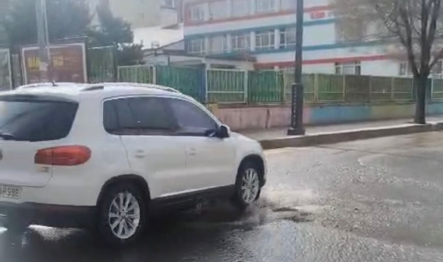 Ardahan’ın Göbeğinde Lağım Rezaleti! 23 Şubat İlköğretim Okulu Önü 2 Gündür Pislik İçinde