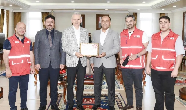 Ardahanlı İş İnsanı Hür Özgür Yılmaz’a Anlamlı Onur: Hayat Kurtaran Bağışa Vali’den Teşekkür