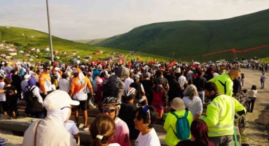 Ardahan’da Ata’nın silüetine bulut engeli